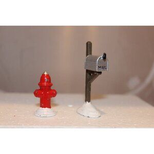 Dept 56 Snow Village - Fire Hydrant and Mail Box   soi2023